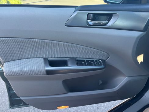 Used 2012 Subaru Forester 2.5X Premium w/ All-Weather Pkg image 13