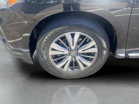 Used 2017 Nissan Pathfinder SV AWD/4WD image 31