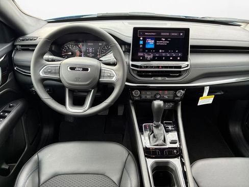 New 2026 Jeep Compass Latitude image 20