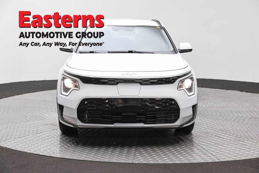 Used 2023 Kia Niro Wind w/ Wind Preserve Package FWD image 3