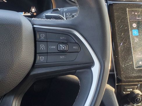 Used 2024 Jeep Grand Cherokee L Altitude image 22