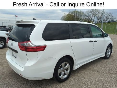 Used 2020 Toyota Sienna L image 4