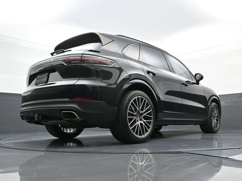 Used 2023 Porsche Cayenne image 27