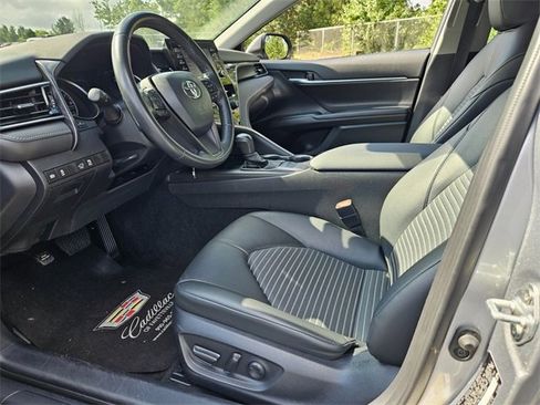 Used 2024 Toyota Camry SE image 10