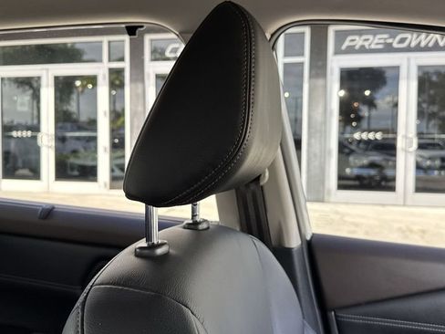 Used 2023 Nissan Rogue SL w/ SL Premium Package image 21