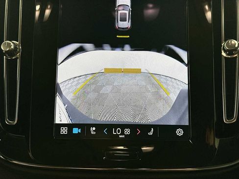 Used 2025 Volvo XC40 B5 Core w/ Protection Package Premier image 15