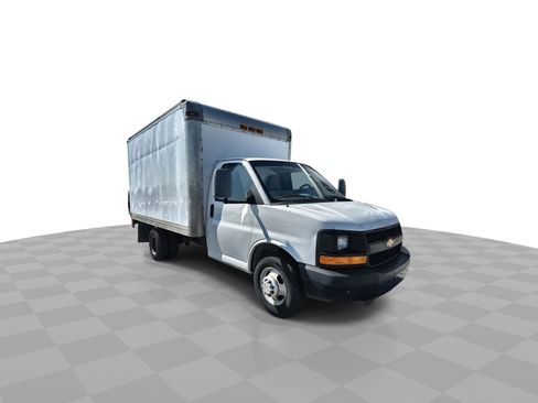 Used 2012 Chevrolet Express 3500 image 2