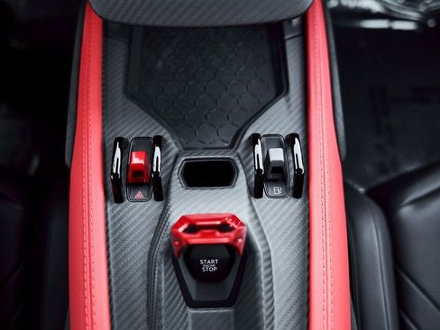 Used 2025 Lamborghini Revuelto image 61