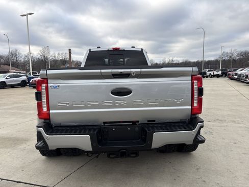 Used 2023 Ford F350 Lariat w/ Lariat Ultimate Package image 4