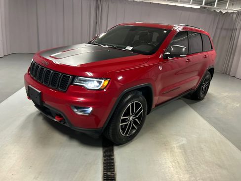 Used 2018 Jeep Grand Cherokee Trailhawk w/ Trailhawk Luxury Group image 3