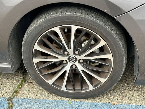 Used 2019 Toyota Camry SE image 12