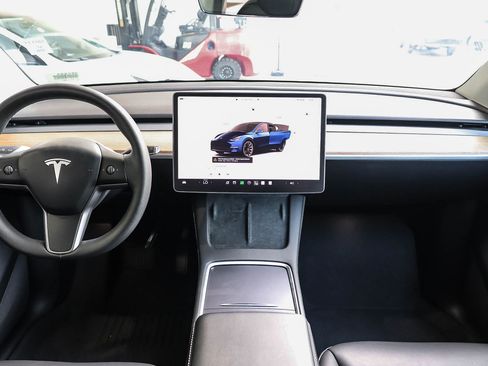 Used 2023 Tesla Model Y Long Range AWD/4WD image 14