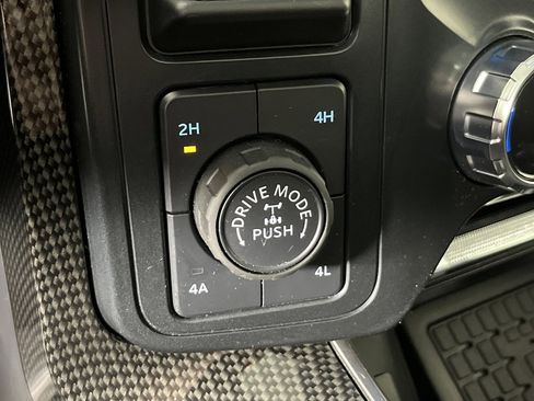 Used 2025 Ford F150 Lariat w/ Equipment Group 502A High image 25