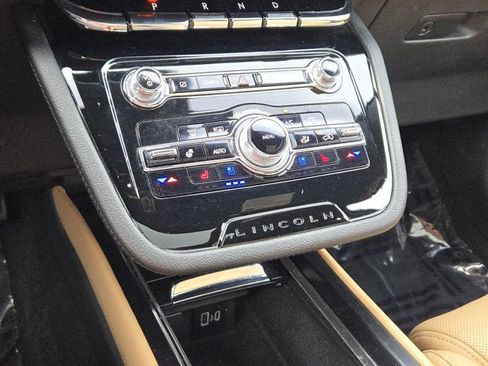 Used 2022 Lincoln Corsair Reserve w/ Equipment Group 201A AWD/4WD image 26