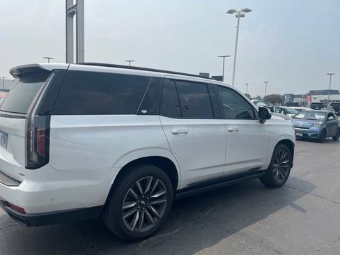 Used 2021 Cadillac Escalade Sport w/ Driver Assist Tech Package AWD/4WD image 2