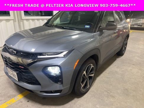 Used 2022 Chevrolet TrailBlazer RS w/ Sun and Liftgate Package image 2