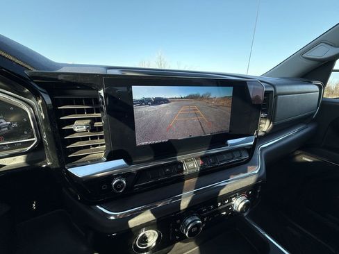 Used 2024 GMC Sierra 1500 SLT w/ SLT Convenience Package image 21