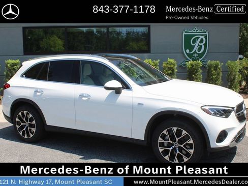 Used 2025 Mercedes-Benz GLC 350e 4MATIC image 2