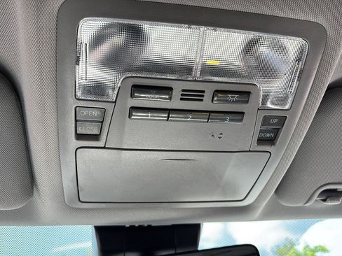 Used 2019 Toyota Highlander XLE AWD/4WD image 39
