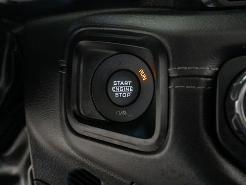 Used 2025 Jeep Wrangler Unlimited Sahara AWD/4WD image 17