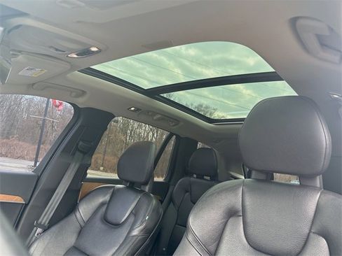 Used 2022 Volvo XC90 T8 Inscription Expression w/ Advanced Package image 22