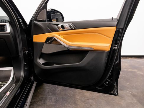 Used 2024 BMW X5 sDrive40i w/ M Sport Package image 33