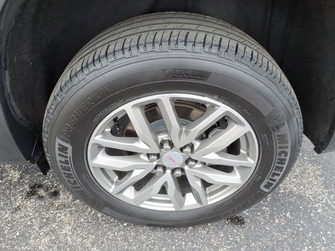 Used 2023 GMC Acadia SLT AWD/4WD image 10
