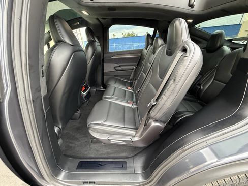 Used 2023 Tesla Model X image 8