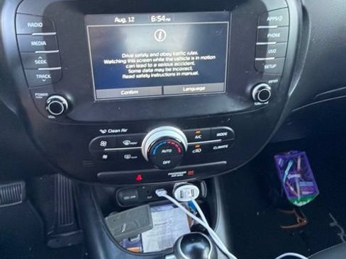 Used 2019 Kia Soul + FWD image 14
