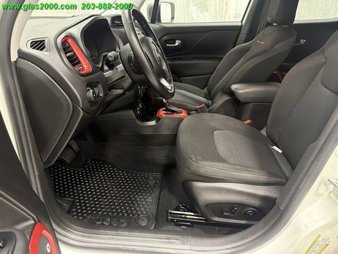 Used 2016 Jeep Renegade Trailhawk image 15