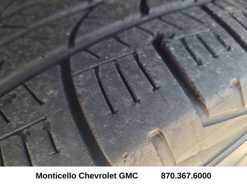 Used 2015 Ford Edge Titanium w/ Equipment Group 302A AWD/4WD image 11