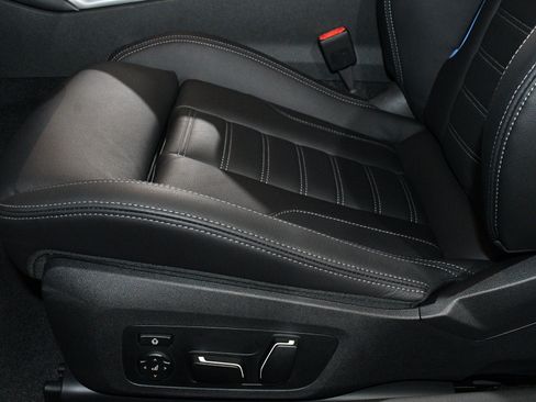 Used 2025 BMW M2 w/ Lighting Package RWD image 13