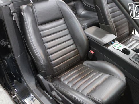 Used 2007 Ford Mustang GT RWD image 16