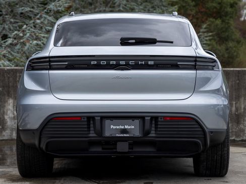 New 2025 Porsche Macan Electric image 10