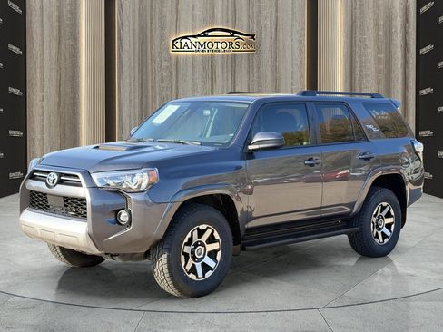 Used 2022 Toyota 4Runner TRD Off-Road image 5