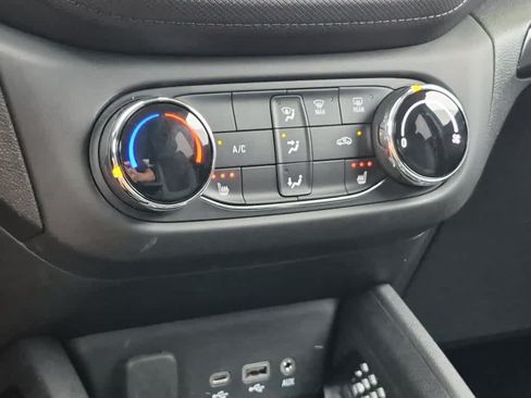 Used 2023 Chevrolet TrailBlazer LT FWD image 15