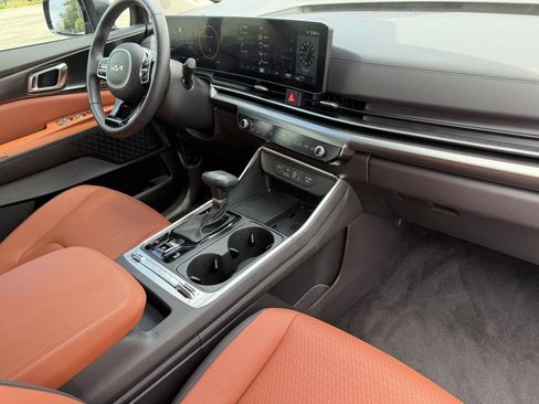 Used 2026 Kia Carnival SX FWD image 15