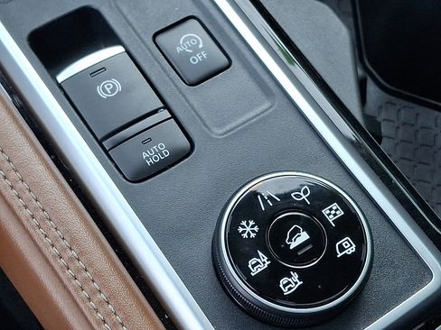 Used 2023 Nissan Pathfinder Platinum image 26