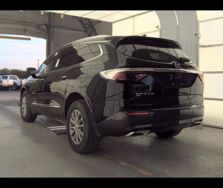 Used 2024 Buick Enclave Premium AWD/4WD image 11