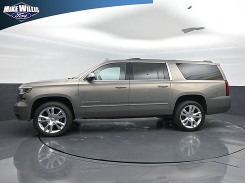 Used 2019 Chevrolet Suburban Premier RWD image 4