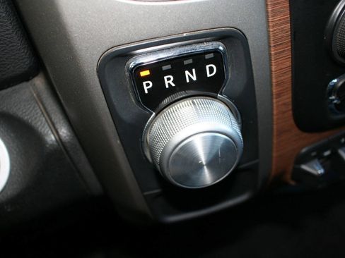 Used 2014 RAM 1500 Laramie RWD image 21
