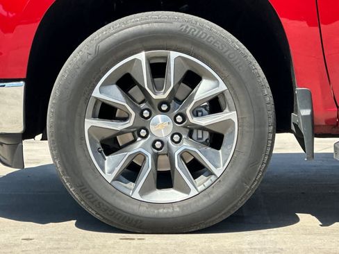 Used 2023 Chevrolet Silverado 1500 LT AWD/4WD image 12