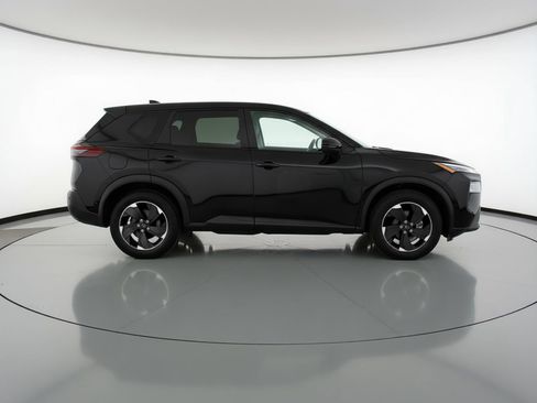 Used 2025 Nissan Rogue SV AWD/4WD image 11