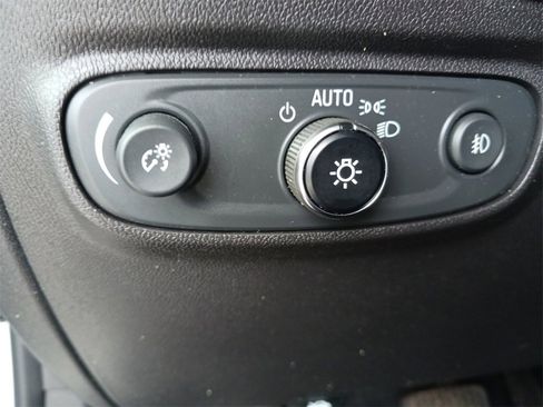 Used 2020 Chevrolet Equinox LT image 34