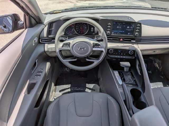 Used 2023 Hyundai Elantra SEL FWD image 15