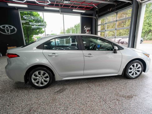 Certified 2023 Toyota Corolla LE w/ Carpet Mat Package (TMS) FWD image 5