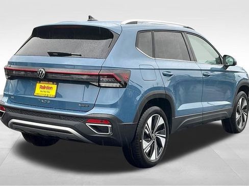 New 2025 Volkswagen Taos SE image 16