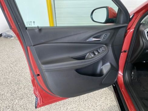 Used 2024 Buick Encore GX Sport Touring image 4