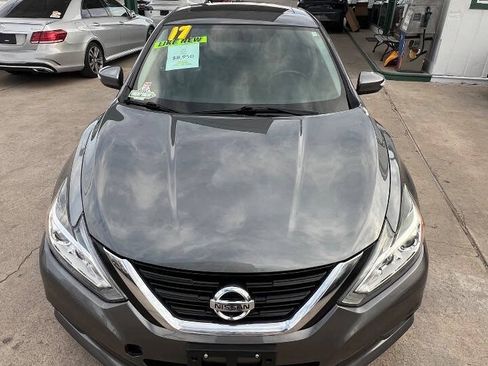 Used 2017 Nissan Altima 2.5 SL w/ Moonroof Package FWD image 21
