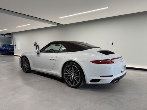 Used 2018 Porsche 911 Cabriolet image 1